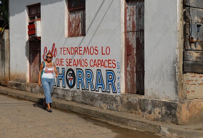 Pubblicita al risparmio - Fotografia di Baracoa - Cuba 2010