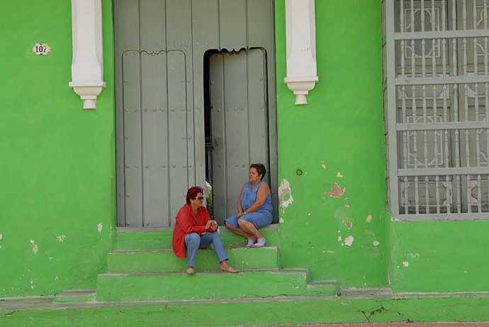 Donne sedute - Fotografia di Camaguey - Cuba 2010