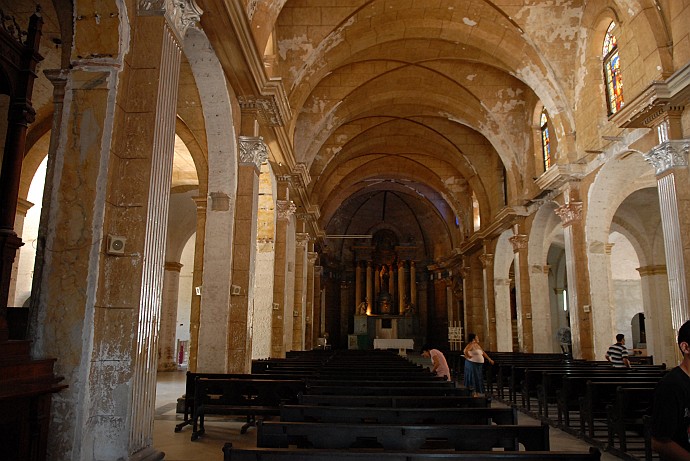 Dentro una chiesa - Fotografia di Cienfuegos - Cuba 2010