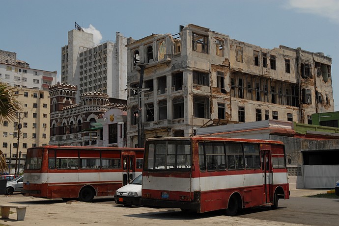 Bus percheggiati - Fotografia della Havana - Cuba 2010