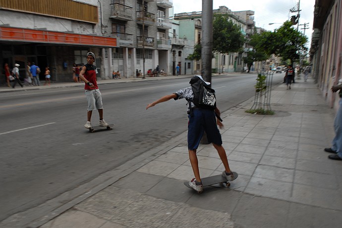 Ragazzi sui pattini - Fotografia della Havana - Cuba 2010