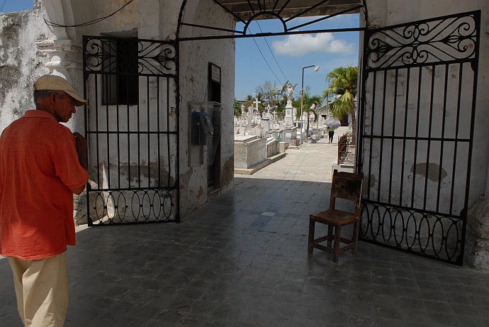 Cimitero ingresso - Fotografia di Holguin - Cuba 2010