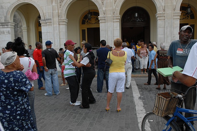 Danza in strada - Fotografia di Santa Clara - Cuba 2010