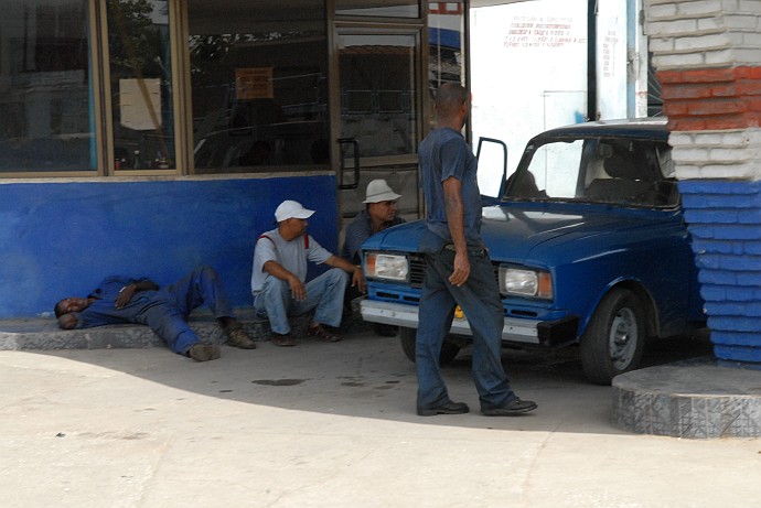 Meccanici - Fotografia di Santiago di Cuba - Cuba 2010