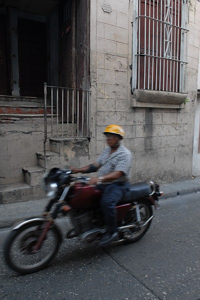 Motocicletta - Fotografia di Santiago di Cuba - Cuba 2010