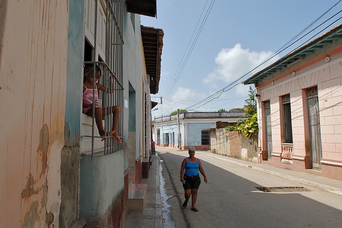 Bambina alla finestra - Fotografia di Trinidad - Cuba 2010